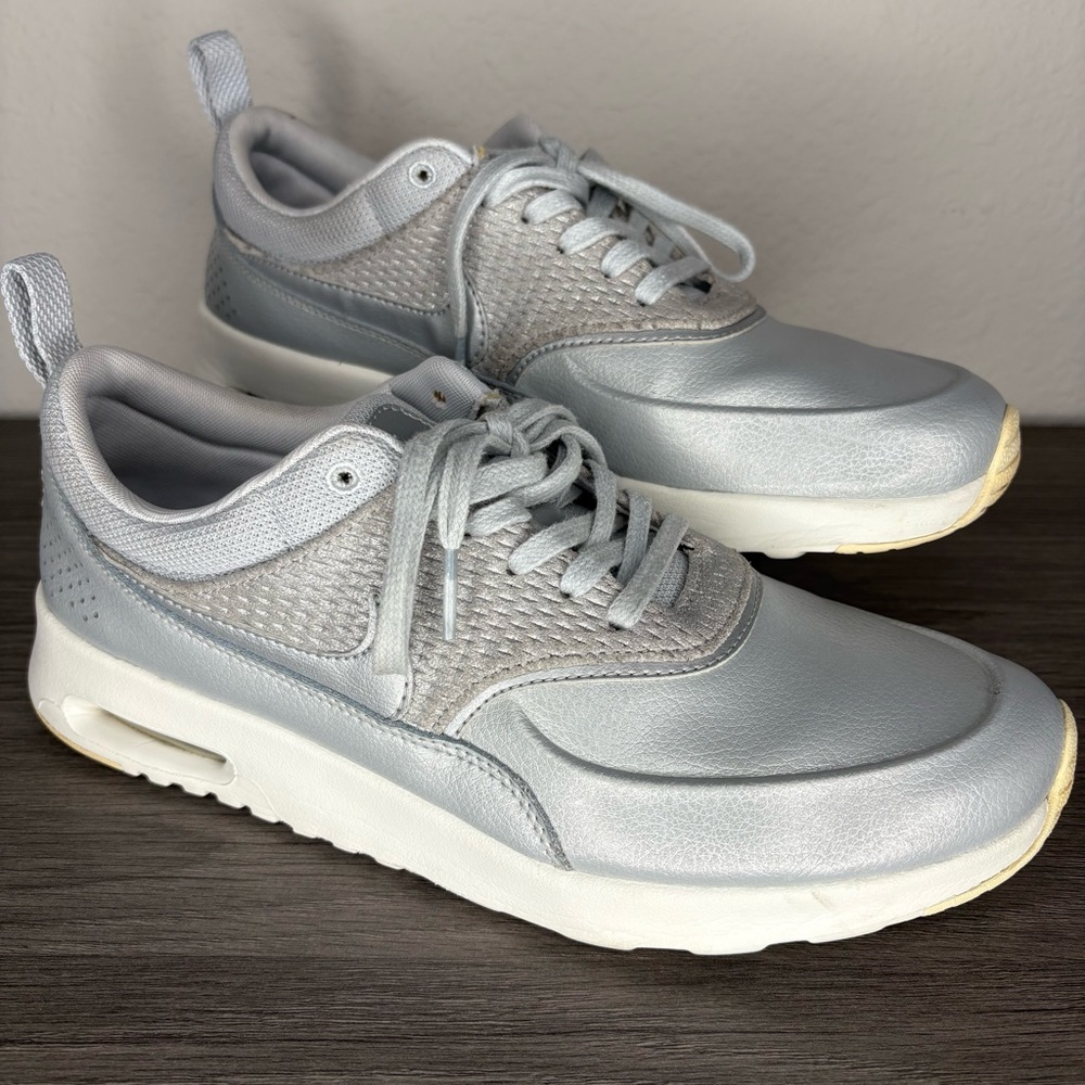 Nike Women Silver Sneakers